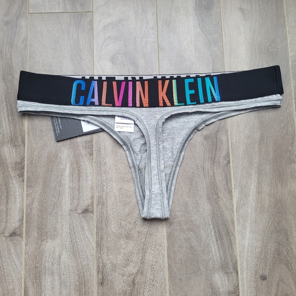 Calvin Klein Intense Power thong - Picture 2 of 2
